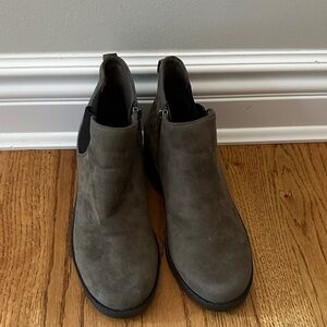 Balance Collection Charcoal Women's Mules